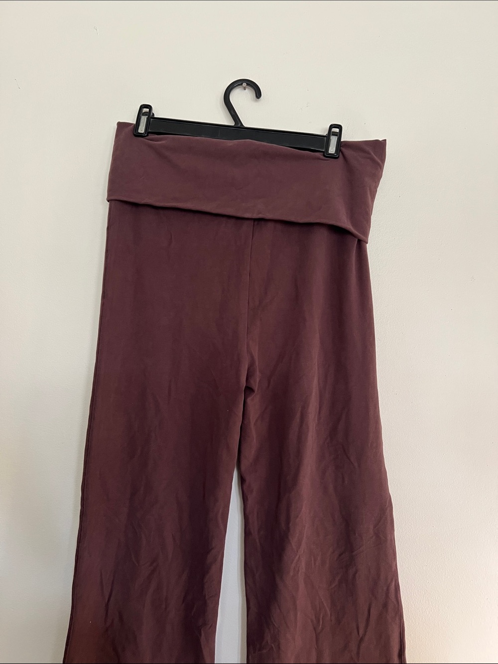 Comfrt Fold-Over Waist Flared leggings in Dark Brown - Picture 7 of 9